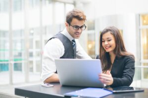 Azərbaycanda qadınlar kişilərdən az qazanır - SƏBƏB