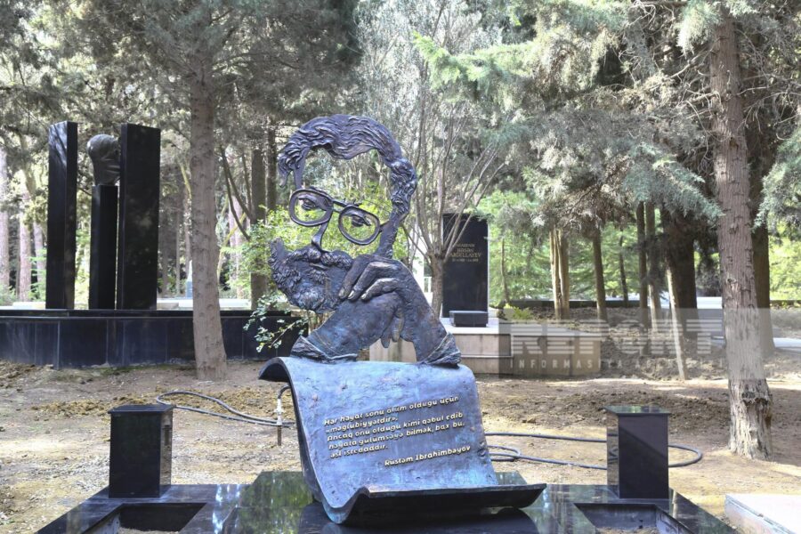 Xalq yazıçısının qəbirüstü abidəsi ucaldıldı - FOTOLAR