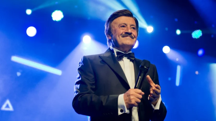 Məşhur müğənninin qalmaqallı görüntüləri yayıldı - VİDEO