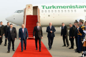 Türkmənistan prezidenti Azərbaycana gəldi - FOTO
