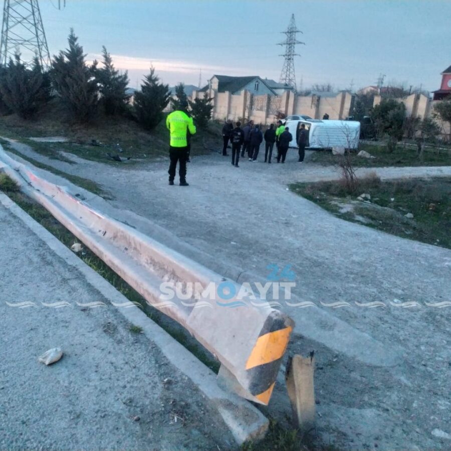 Ceyranbatanda avtomobil aşdı - FOTO