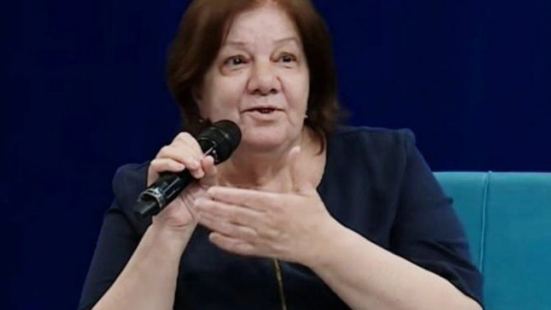 "Atamın sevgilisi gəlib anama dedi ki..." - Əliağa Vahidin qızı hər şeyi danışdı