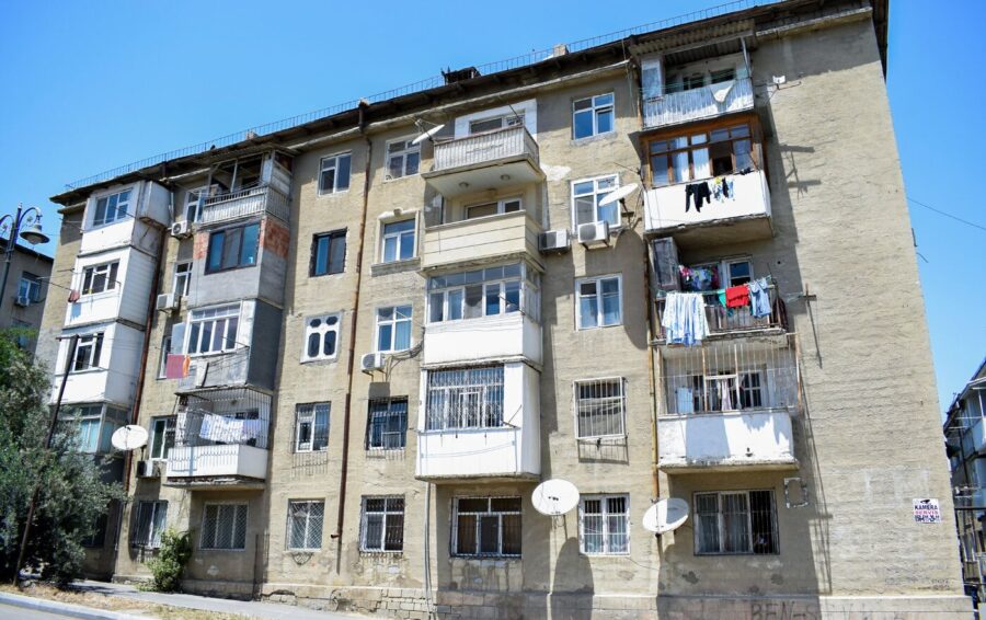 Bakıdakı bu binalarla bağlı tapşırıq verildi - RƏSMİ