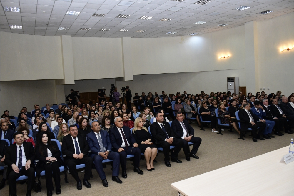 Xətai rayonunda Zərifə xanım Əliyevanın 100 illiyi ilə əlaqədar tədbir keçirildi - FOTOLAR 14 Xətai rayonunda Zərifə xanım Əliyevanın 100 illiyi ilə əlaqədar tədbir keçirildi - FOTOLAR