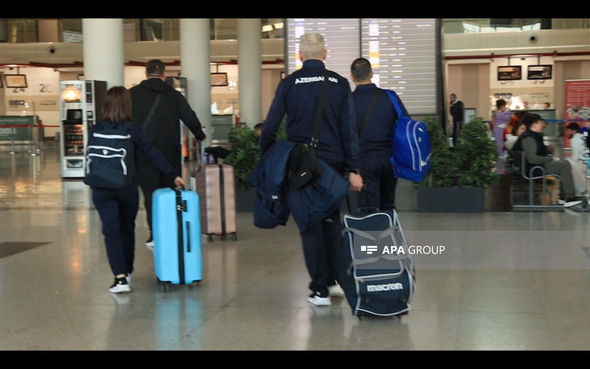 İrəvandan qayıdan atletlərimiz Vətənə çatdı - Belə qarşılandılar - FOTO / VİDEO