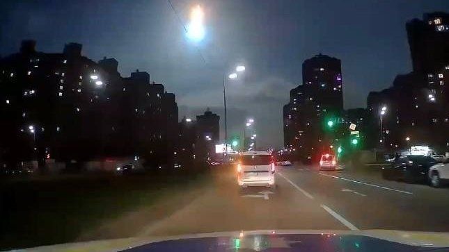 Həyəcan: Ukrayna səmasında qəribə obyekt - VİDEO