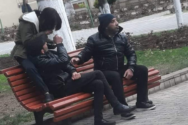 Tovuzda narkomanlar parkda toplaşırlar? - FOTO