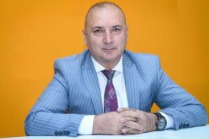 Tanınmış yazıçıya vəzifə verildi