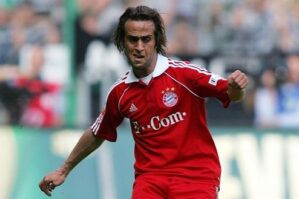 Əfsanəvi azərbaycanlı futbolçu: Fitrənizi zibil qutularına atın