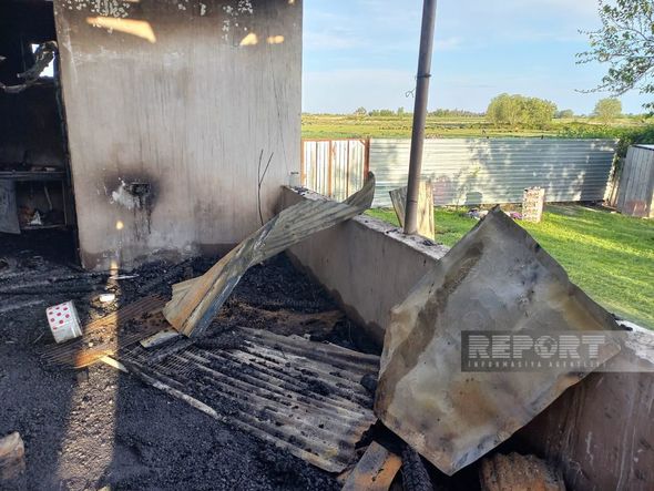 Bərdənin İmamqulubəyli kəndində 5 otaqlı ev kül oldu - FOTO