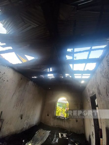 Bərdənin İmamqulubəyli kəndində 5 otaqlı ev kül oldu - FOTO