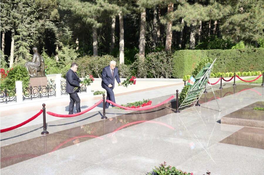 Xətai rayonunda Zərifə xanım Əliyevanın 100 illiyi ilə əlaqədar tədbir keçirildi - FOTOLAR 17 Xətai rayonunda Zərifə xanım Əliyevanın 100 illiyi ilə əlaqədar tədbir keçirildi - FOTOLAR