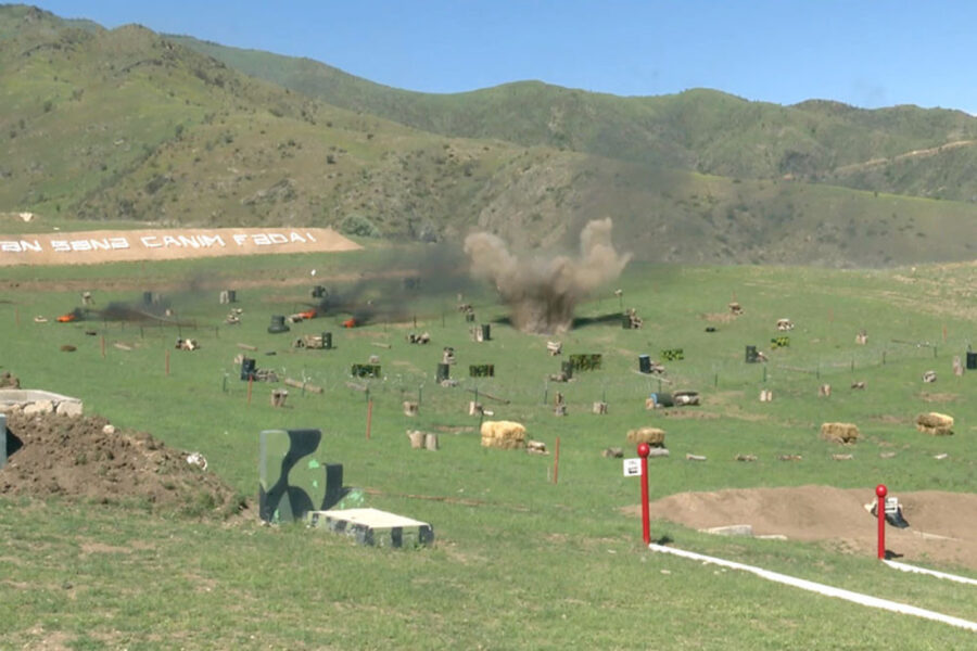 Komandolarımız "düşmən"i belə məhv etdi - VİDEO