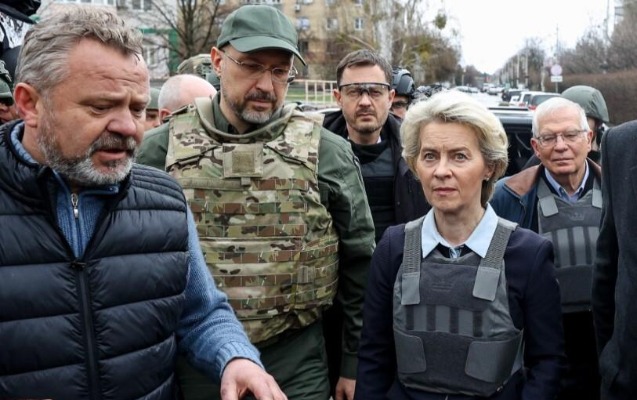 Leyen bu ölkəyə səfəri zamanı zirzəmidə gizlənib