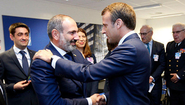 makron pashinyan