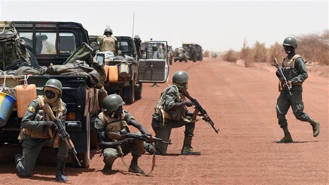 Bu ölkədə hava limanına hücum: Xeyli ölü və yaralı var