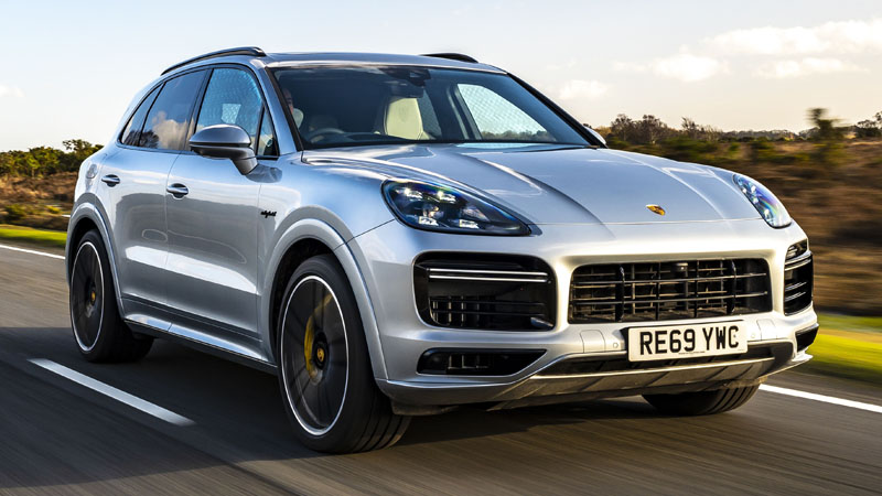 Sərxoş vəziyyətdə "Porşe" sürən sabiq vəzifəli şəxsin oğlu imiş