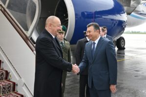 İlham Əliyev Tacikistana getdi - FOTOLAR