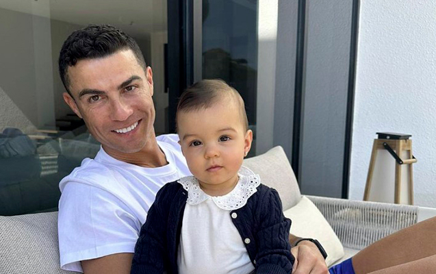 Ronaldo qızını belə təbrik etdi - FOTO