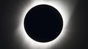 İlin ilk Günəş tutulmasından - FOTOLAR