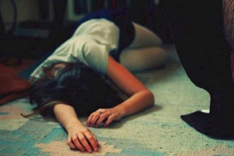 Bakıda 18 yaşlı qızı oteldə döydülər