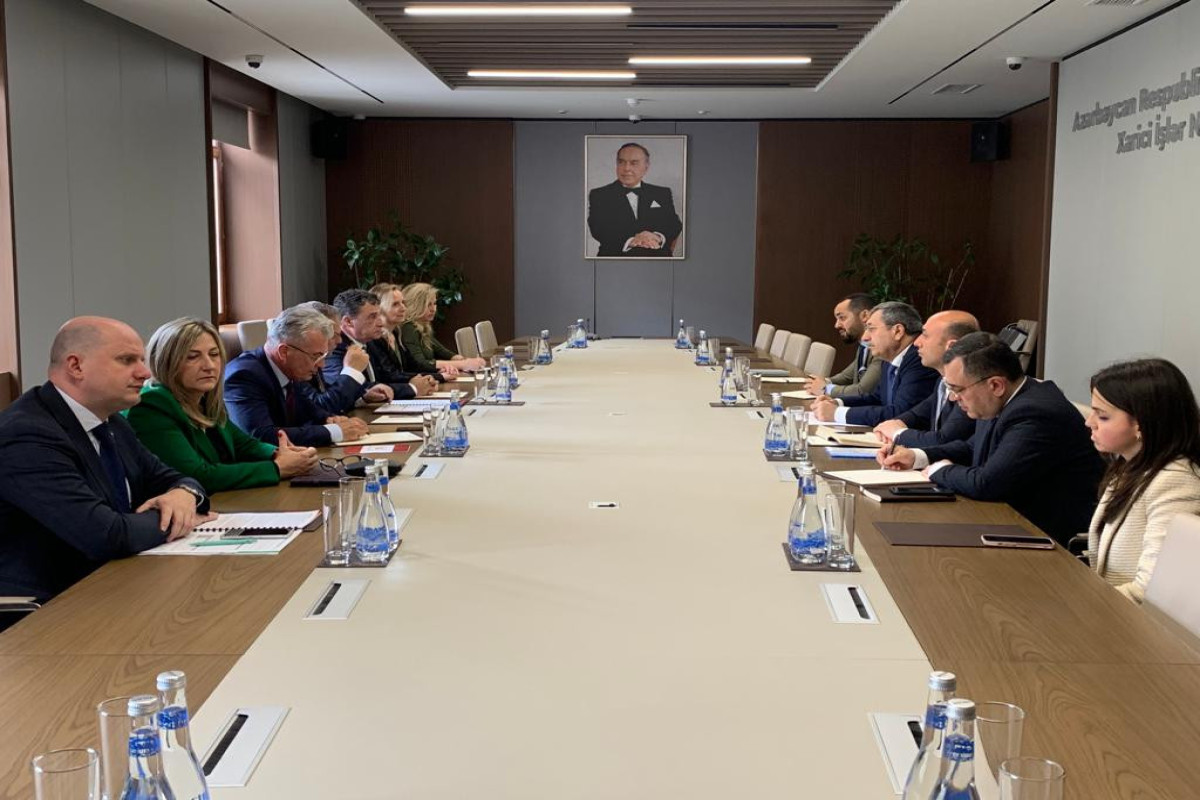 Xələf Xələfov görüşlər keçirdi - Müzakirələr apardı 2 Xələf Xələfov görüşlər keçirdi - Müzakirələr apardı