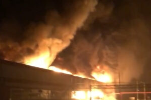 Rusiyada daha bir güclü YANĞIN: Fabrik alovlandı - VİDEO