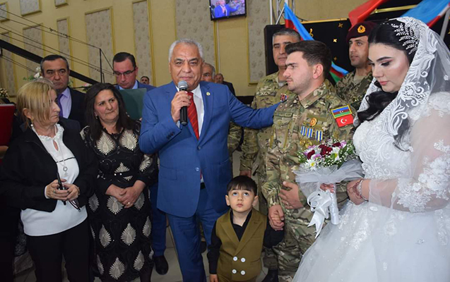 Ziyəddin Əliyev Heydər Əliyevin 100 illiyi münasibəti ilə qaziyə toy etdi, ev hədiyyə verdi - VİDEO