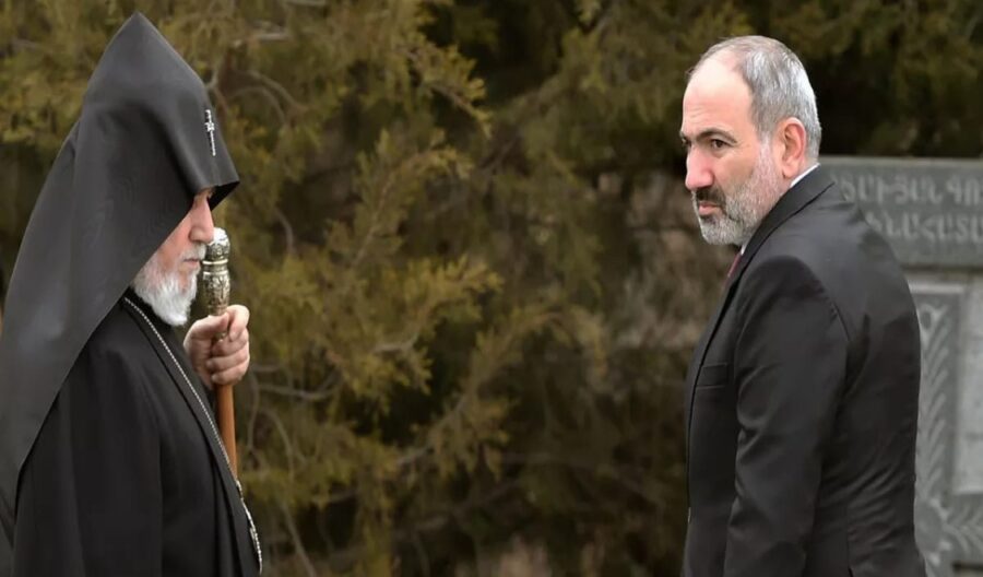 Paşinyan kilsədə çalxantı yaratdı – II Qaregin məxfi tapşırıq verdi