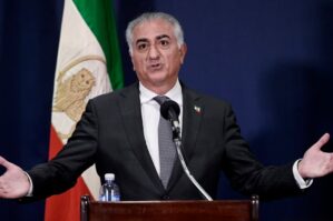 Rza Pəhləvi inqilaba çağırdı, “qayıdıram” dedi...