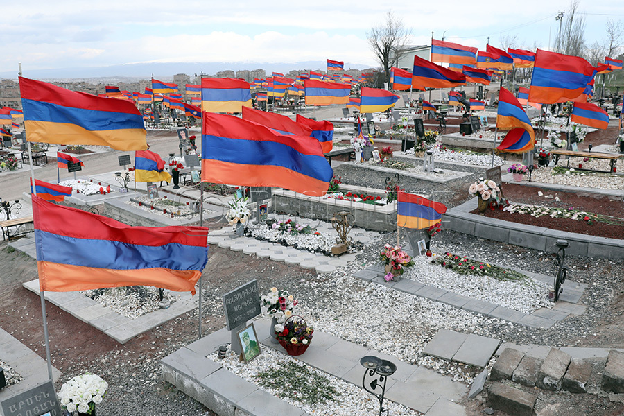 Erməni hərbçilərin basdırıldığı qəbiristanlıqda... – VİDEO 1 Erməni hərbçilərin basdırıldığı qəbiristanlıqda... – VİDEO
