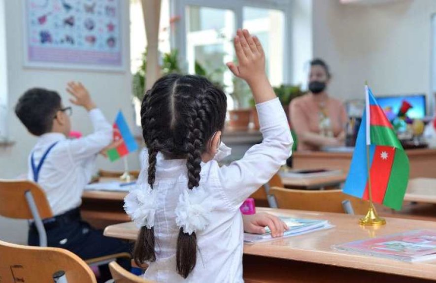 Dərslər nə vaxt başlamalıdır? – Ekspertdən maraqlı təklif