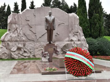 heyder eliyevin mezari