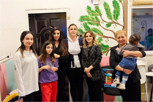 Leyla Əliyeva qızı ilə uşaq sığınacağında - FOTOLAR