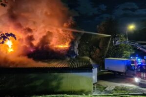 Rusiyanın İrəvan küçəsində güclü yanğın başladı - VİDEO