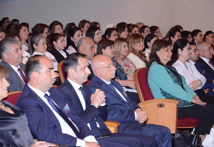 "Azərbaycan Xalqının Əbədiyyət Günəşi" adlı tamaşa təqdim olundu - FOTOLAR