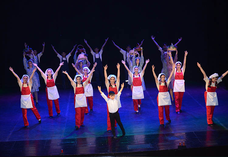 "Azərbaycan Xalqının Əbədiyyət Günəşi" adlı tamaşa təqdim olundu - FOTOLAR