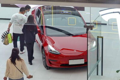 tesla y
