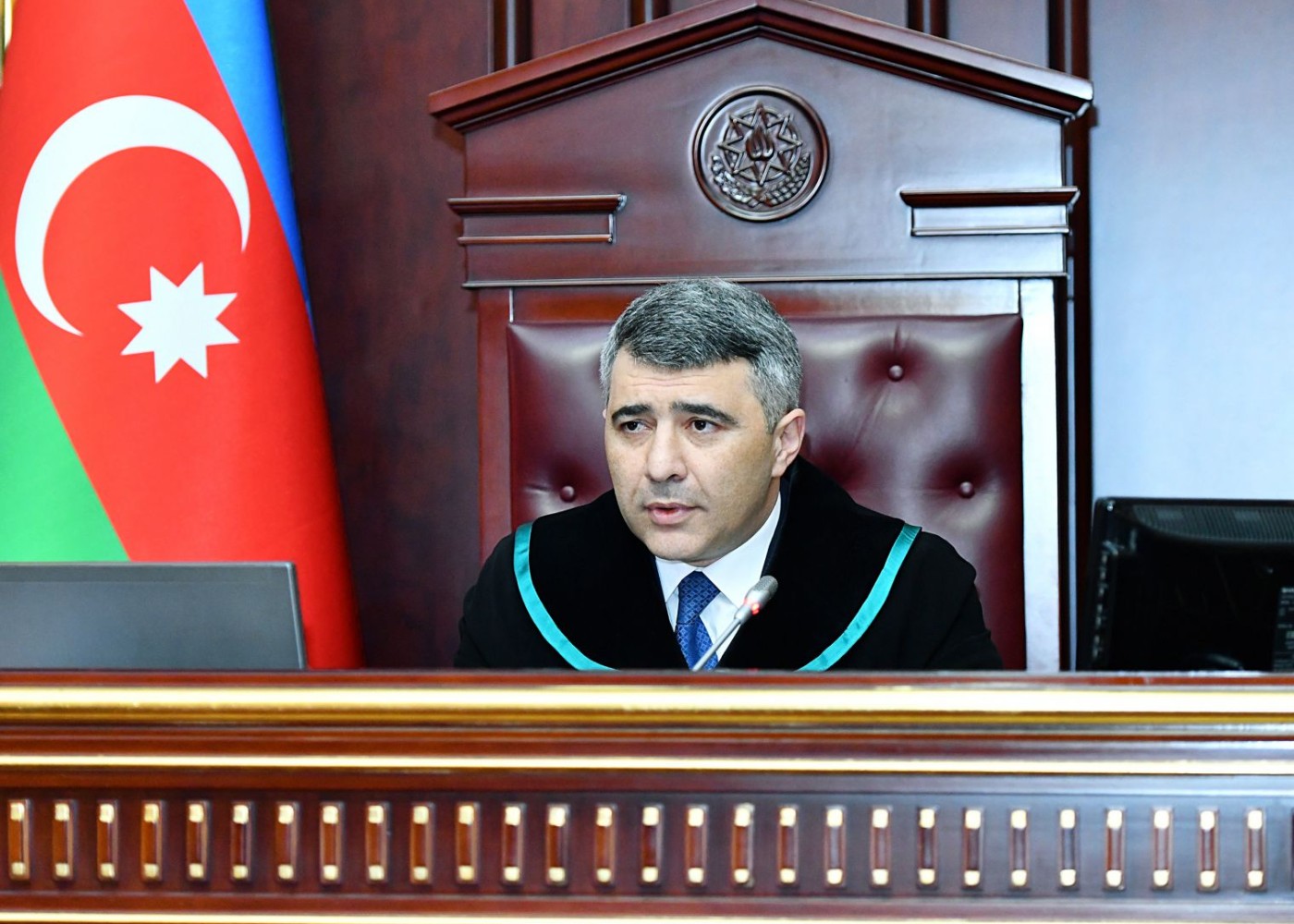 Məşhur müğənninin qızını fars məktəbində oxutması qalmaqal yaratdı - Sabiq nazirimiz də oranı bitirib... 3 1684570561.DSC 9380