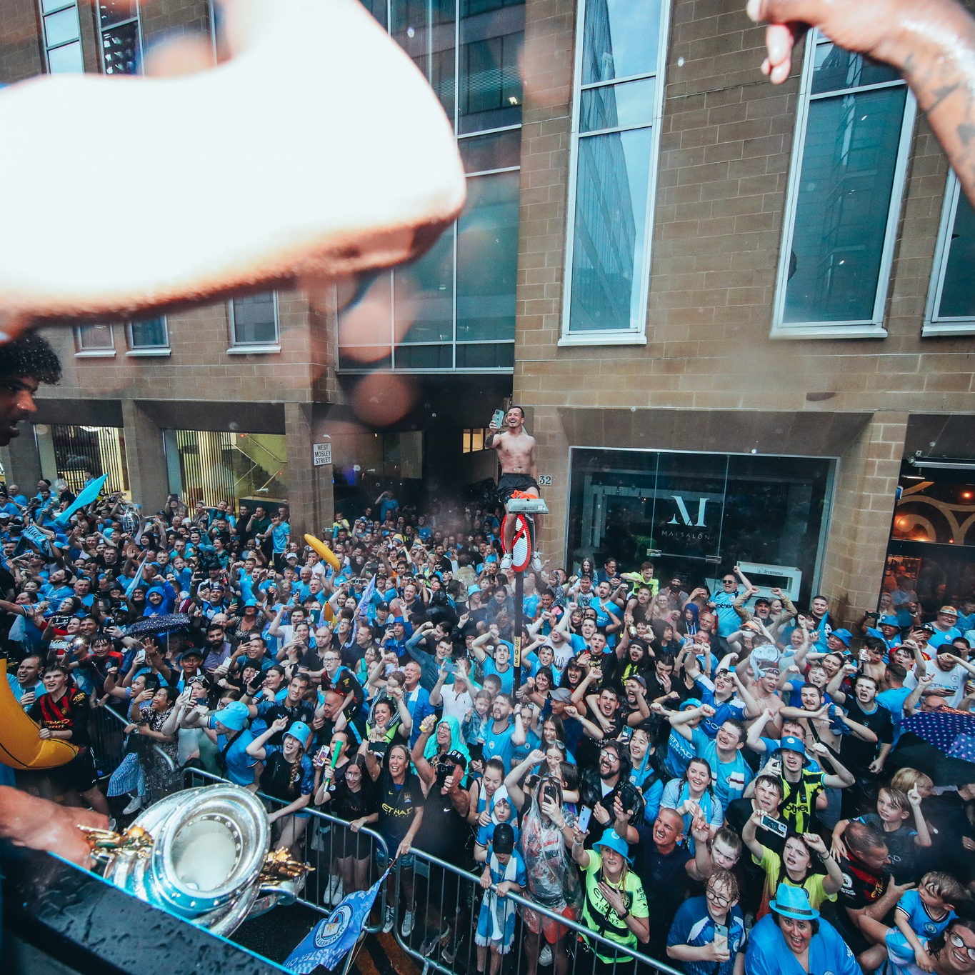 353392913_10168595913120455_3639011665641884176_n Çempionluq paradından FOTOLAR