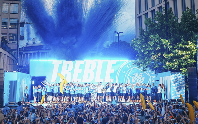 Çempionluq paradından FOTOLAR