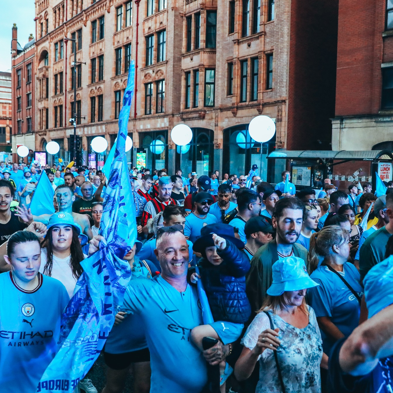 354064984_10168595909245455_7633642614704924701_n Çempionluq paradından FOTOLAR