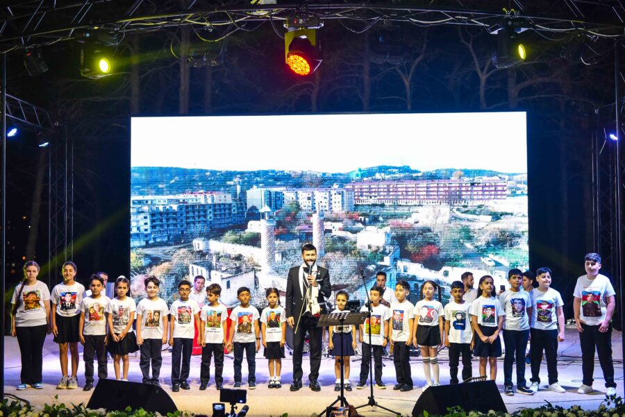 Xətai rayonunda Qurban Bayramı münasibətilə konsert təşkil olunub - VİDEO 1 3f3b4547b993e4ce0281f817cc8995c6 1