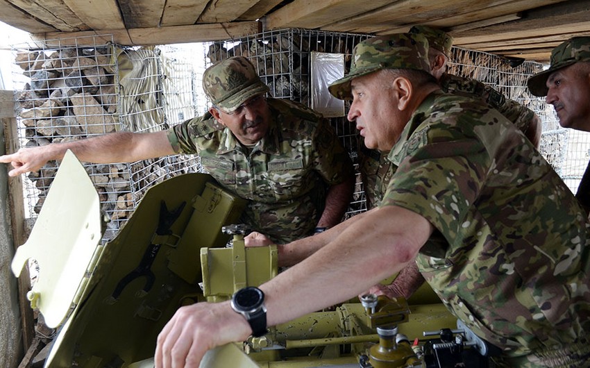 Baş Qərargah rəisi Qarabağdakı döyüş mövqelərinə gəldi