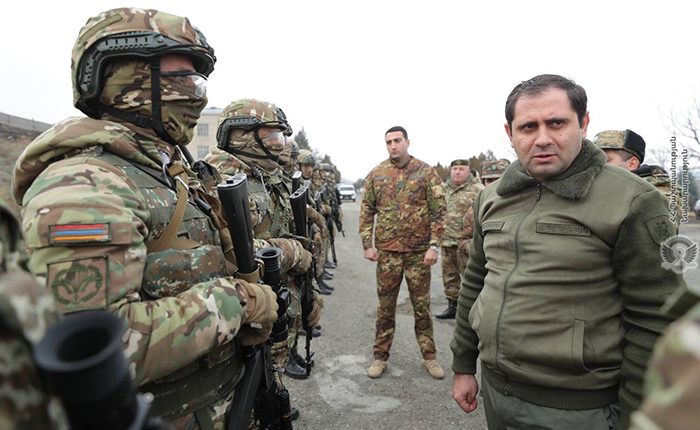 Sərhəddə gərginlik: erməni komandirlər təcili toplandı