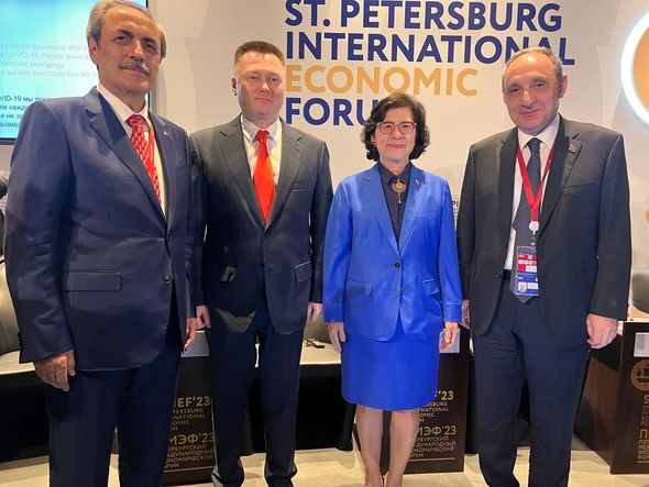 Kamran Əliyev Peterburqda - Forumunda çıxış etdi / FOTOLAR