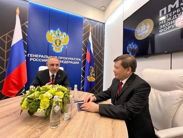 Kamran Əliyev Peterburqda - Forumunda çıxış etdi / FOTOLAR