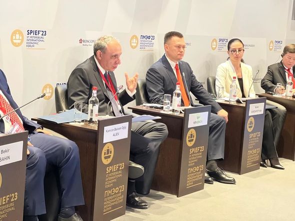 Kamran Əliyev Peterburqda - Forumunda çıxış etdi / FOTOLAR