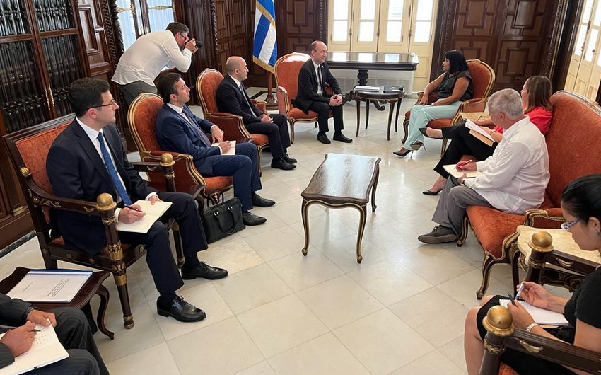 XİN rəsmisi Kubada müzakirələr apardı - FOTO