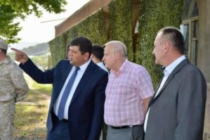 Rus səfirdən ermənilərə xəbərdarlıq: "Ukraynaya baxın!"